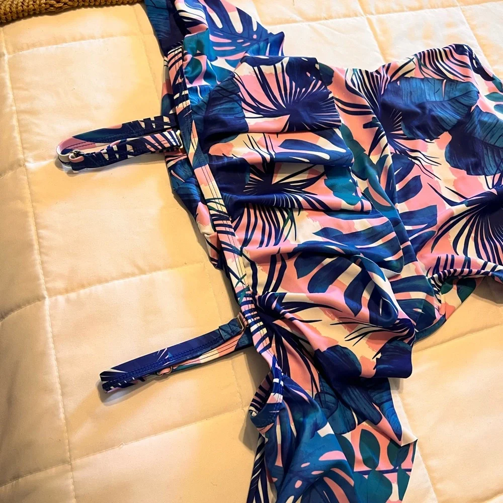 Womens and men matching bathing suits - Picture 8 of 9